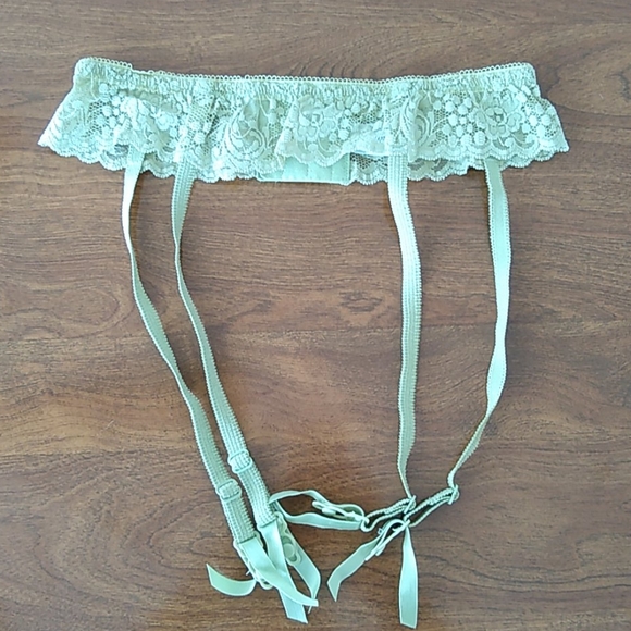 Sage green lace garter belt - Picture 1 of 10